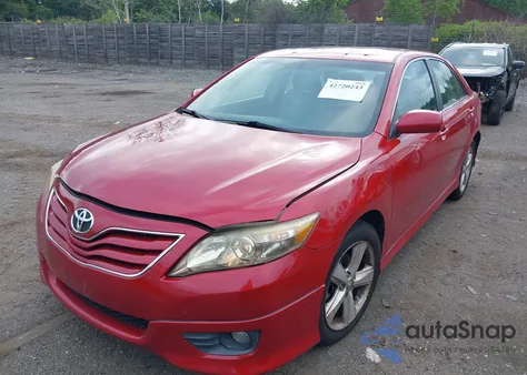 2011 Toyota Camry Se z USA, uszkodzony, nr VIN 4T1BF3EK2BU676329